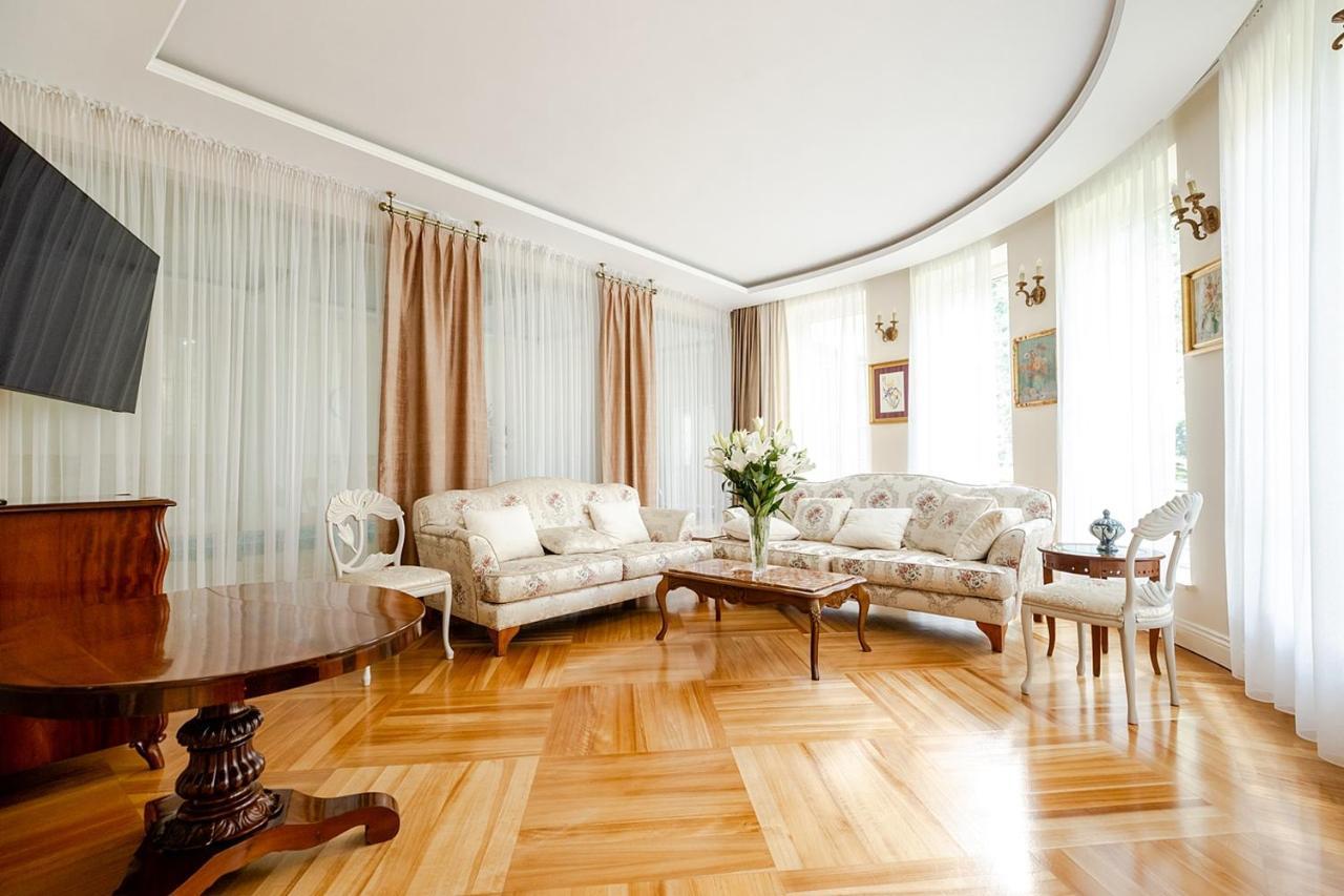 Luxury Villa Indoor Pool Warsaw Magdalenka 외부 사진