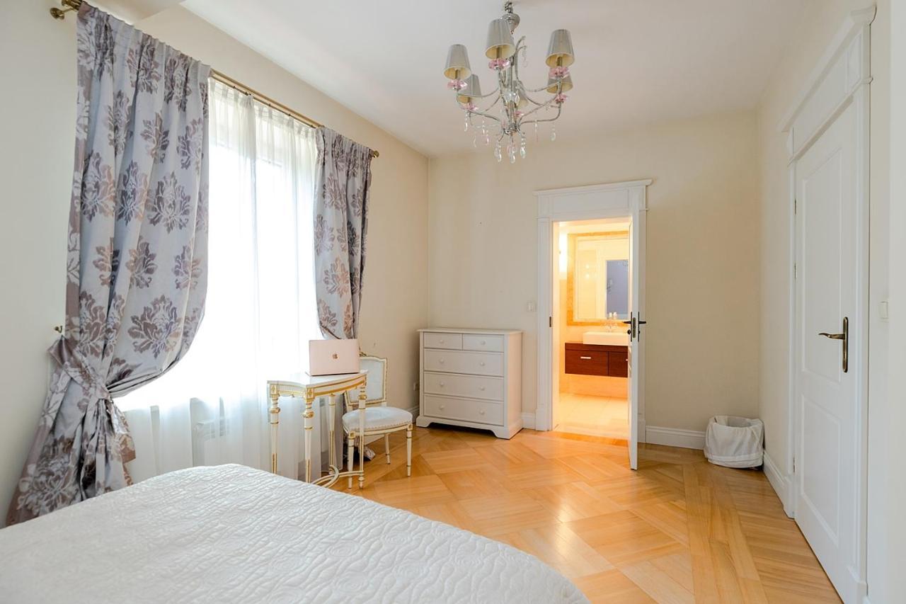 Luxury Villa Indoor Pool Warsaw Magdalenka 외부 사진