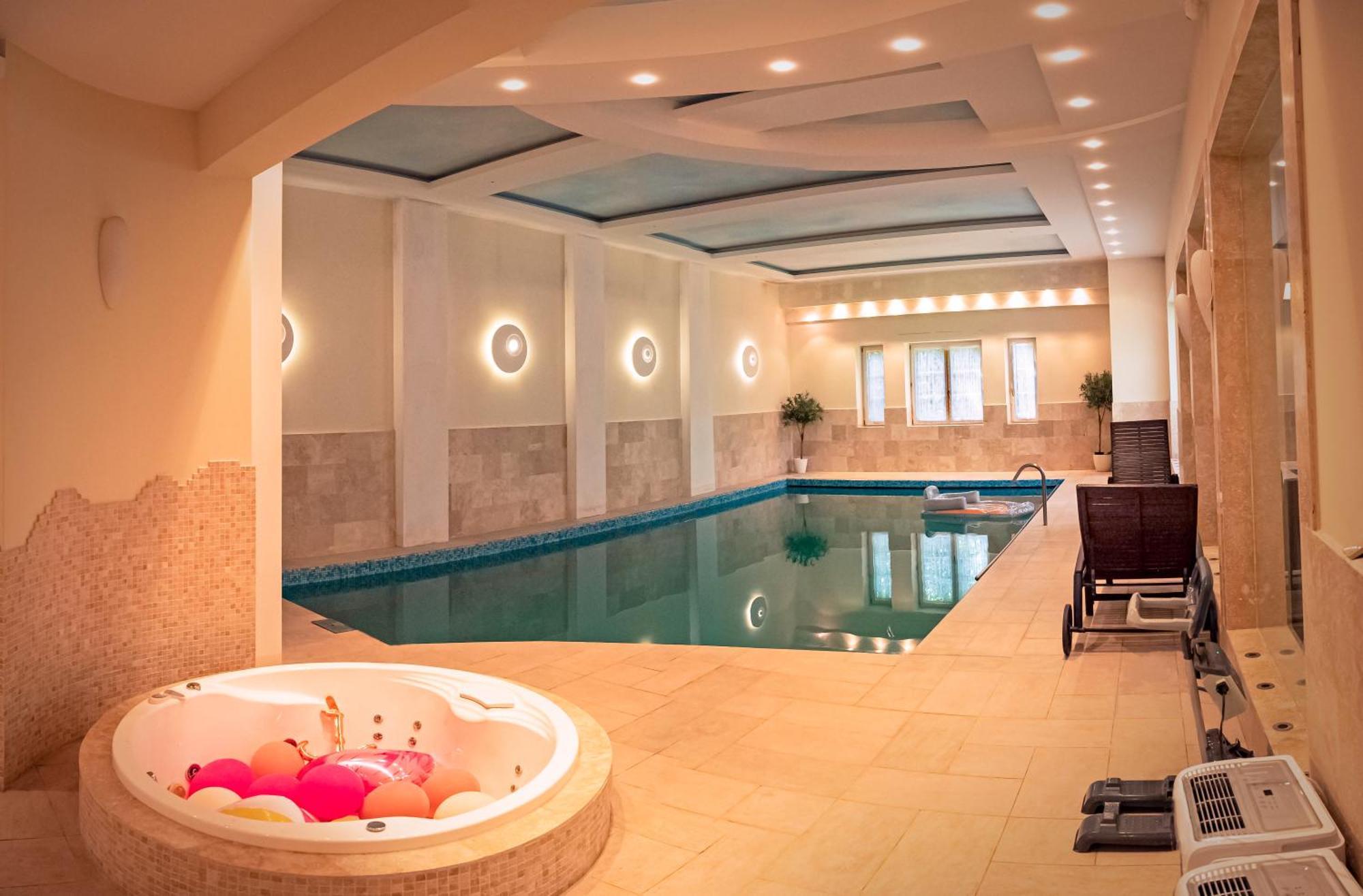 Luxury Villa Indoor Pool Warsaw Magdalenka 외부 사진